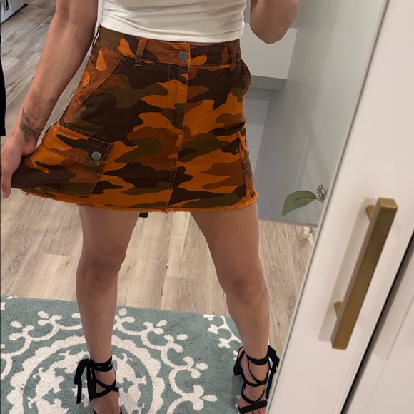 Garage size Small orange denim stretchy Camouflage Skirt with cargo pockets - Picture 14 of 17